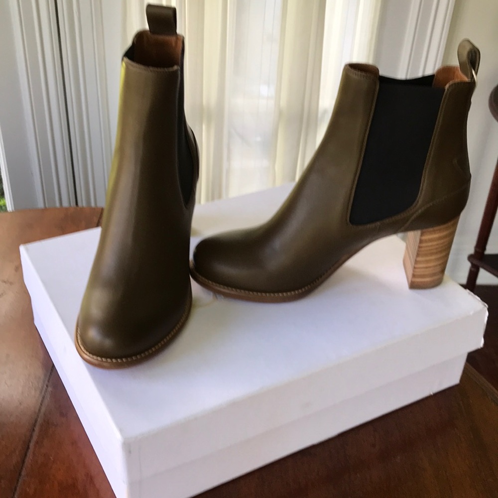Chloe ankle boots, size 41, tan, new in box